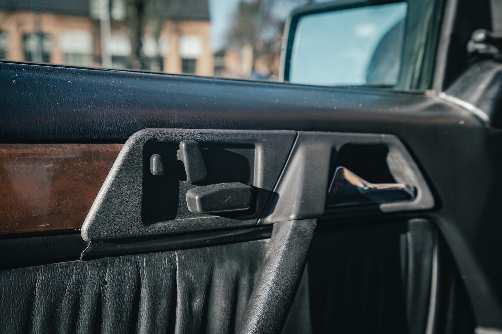 Innenraumfoto von 1991 Mercedes-Benz 300E-24 (33)