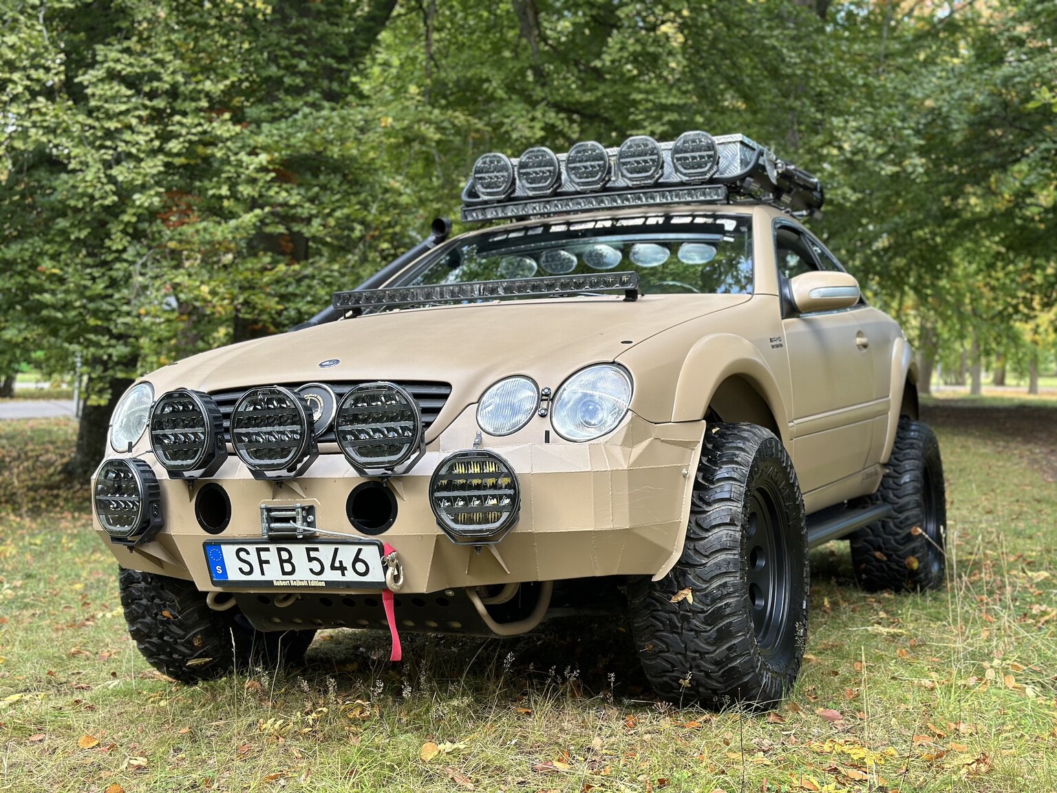 Exteriörbild på 2001 Mercedes-Benz CL600/ML 55 AMG