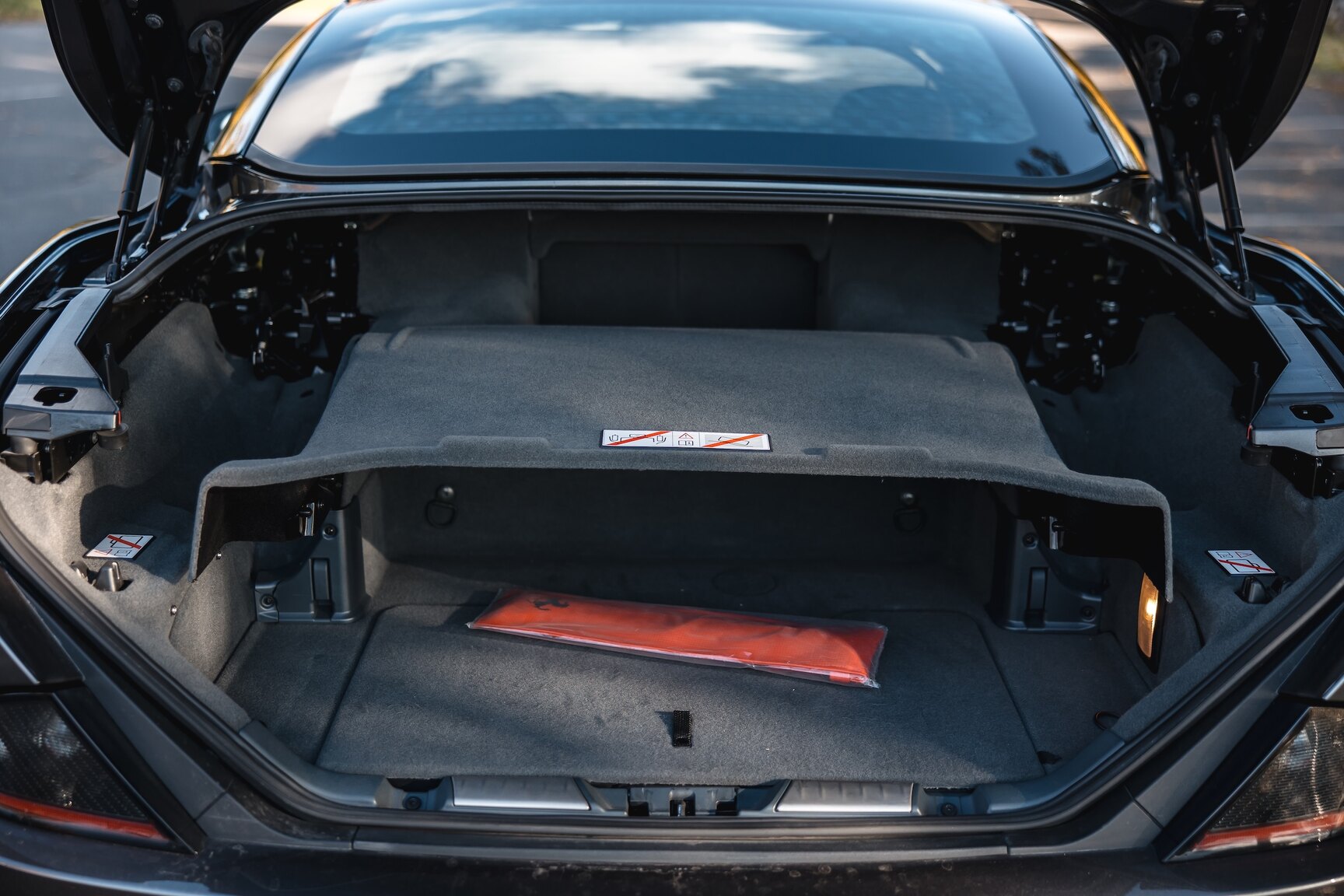 Interior image of 2011 Ferrari California 