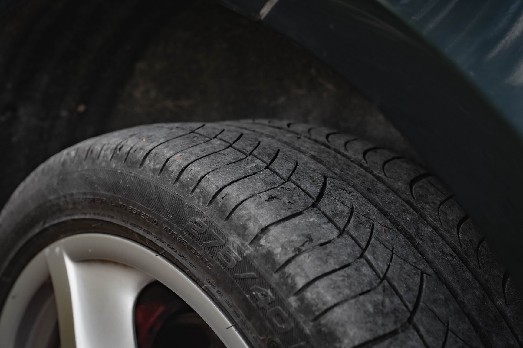 Exterior image of 2005 Porsche Cayenne Turbo WLS