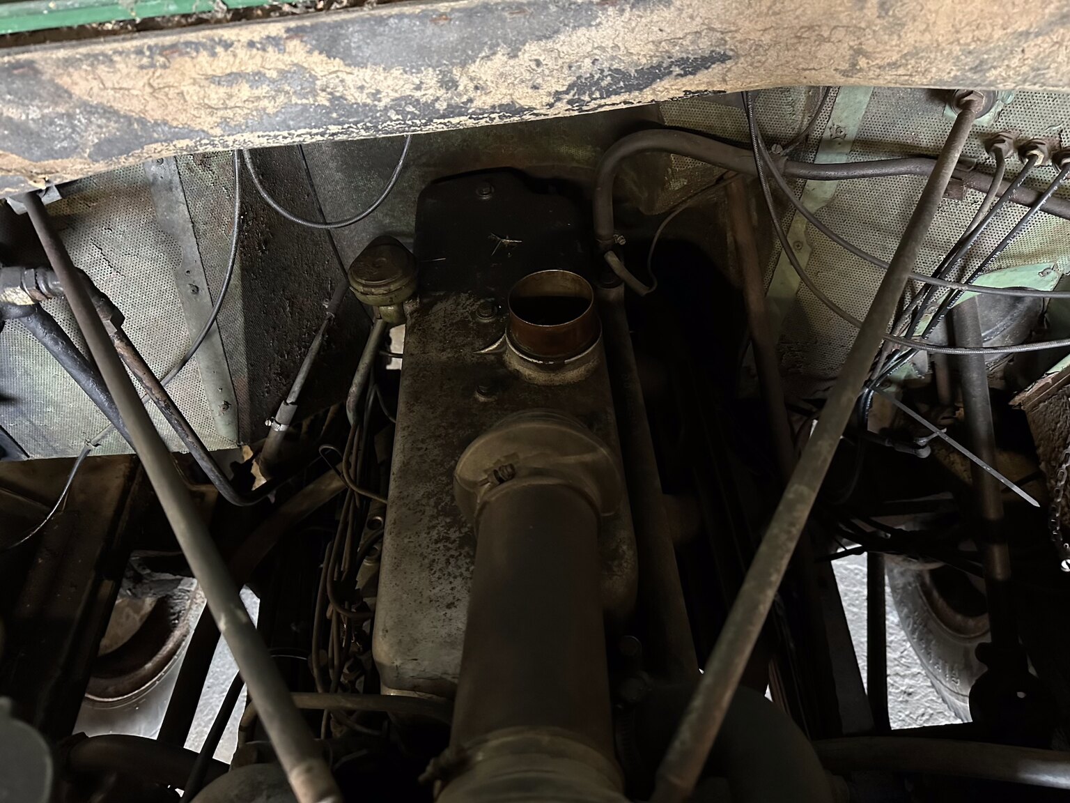 Image of 1964 Mercedes-Benz L911 mechanics