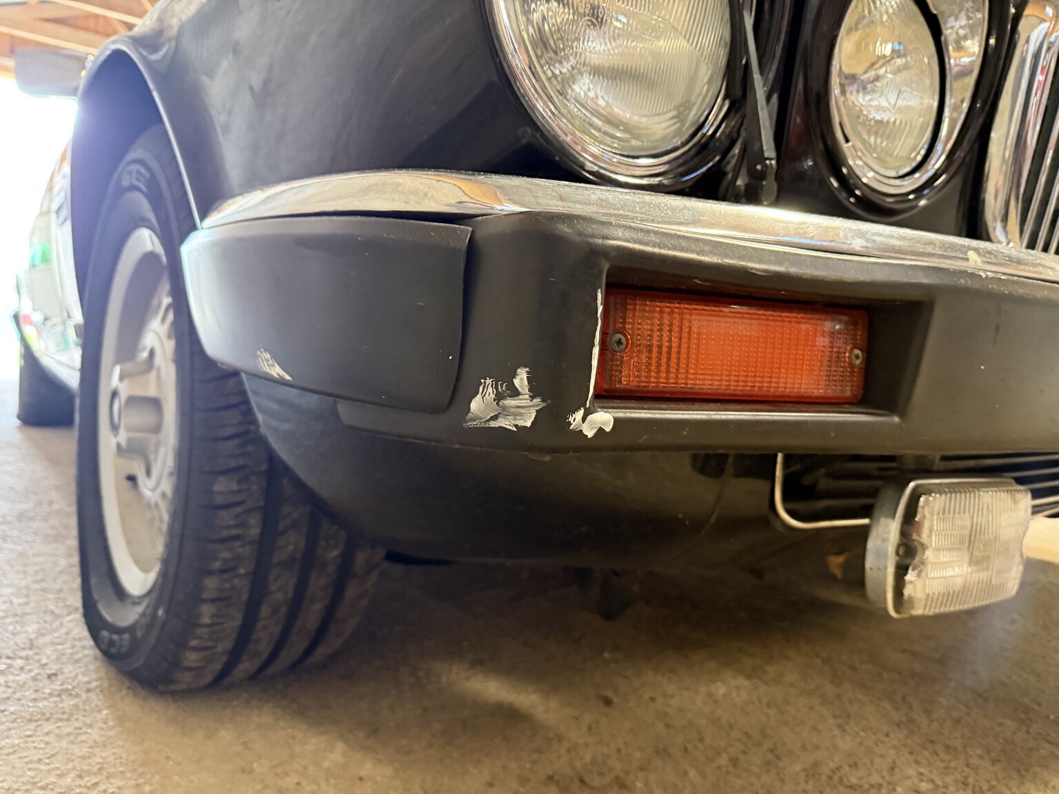 Aussenfoto 1990 Jaguar Daimler Double six