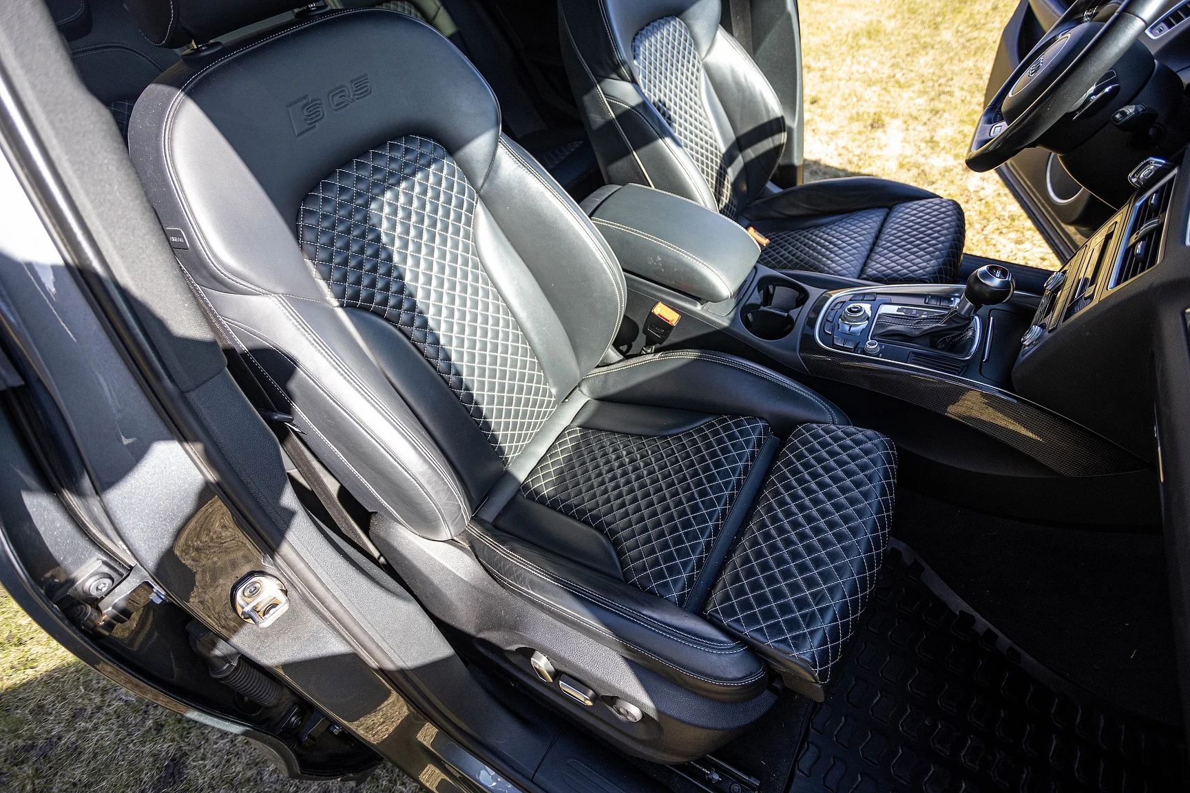 Innenraumfoto von 2017 Audi SQ 5 Plus TDI (27)