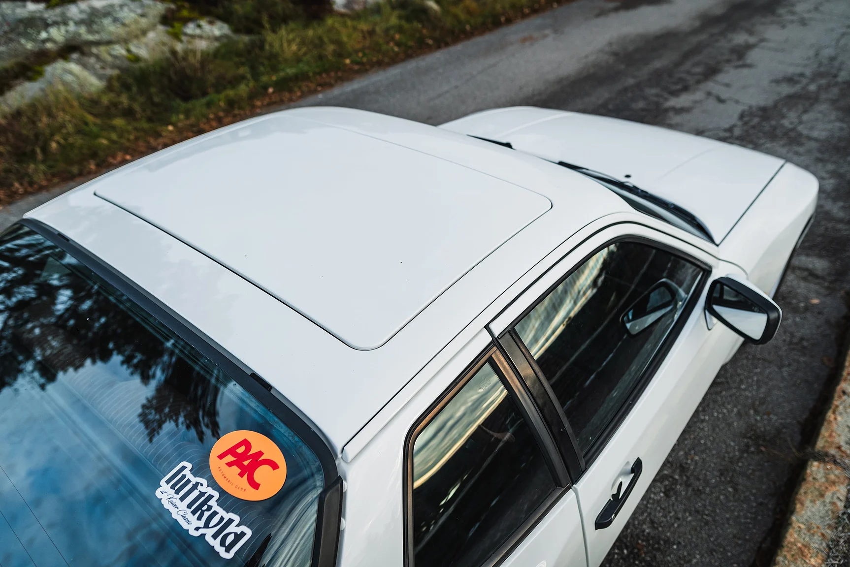 Exterior image of 1986 Porsche 944R (24)