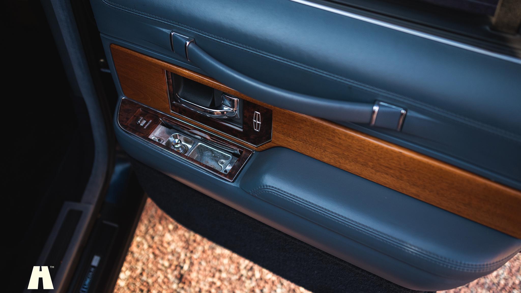 Innenraumfoto von 1992 Lincoln Town Car Limousine 