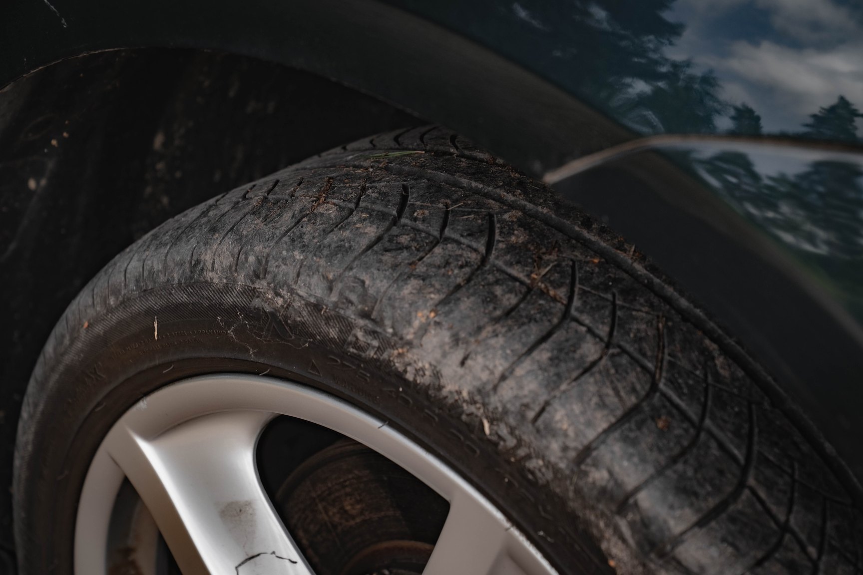 Exterior image of 2005 Porsche Cayenne Turbo WLS