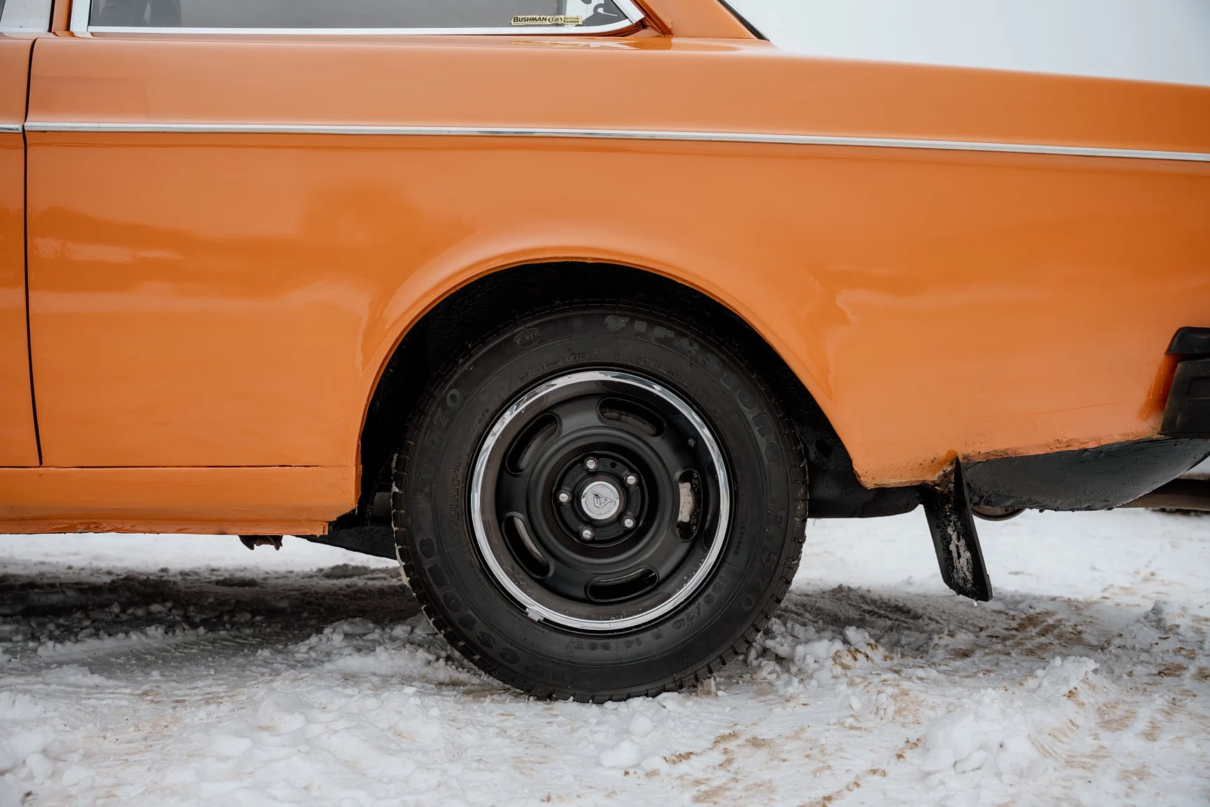 Exteriörbild på 1975 Volvo 242 2-dörrars coupé (38)