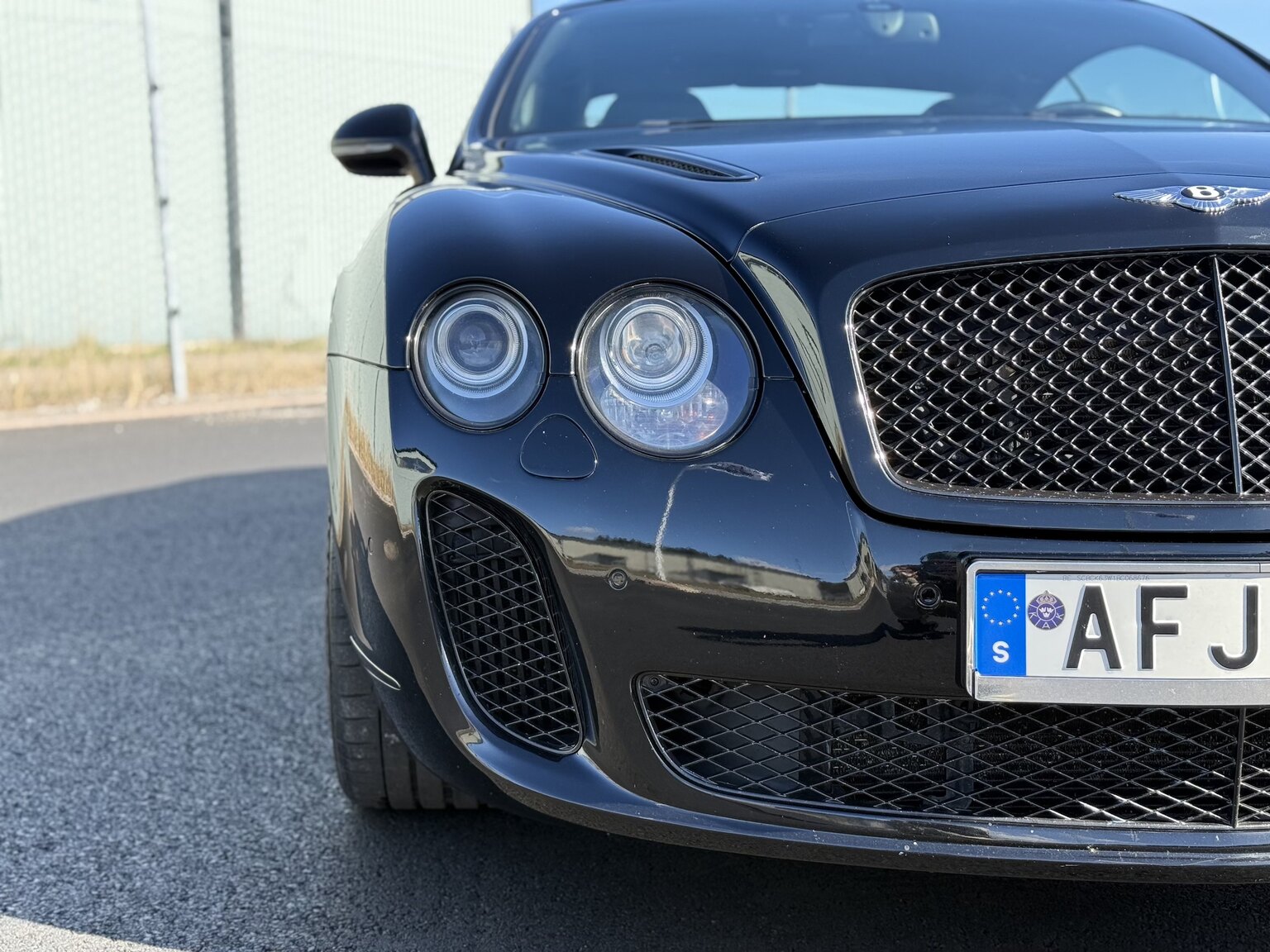 Exteriörbild på 2011 Bentley Continental Supersports