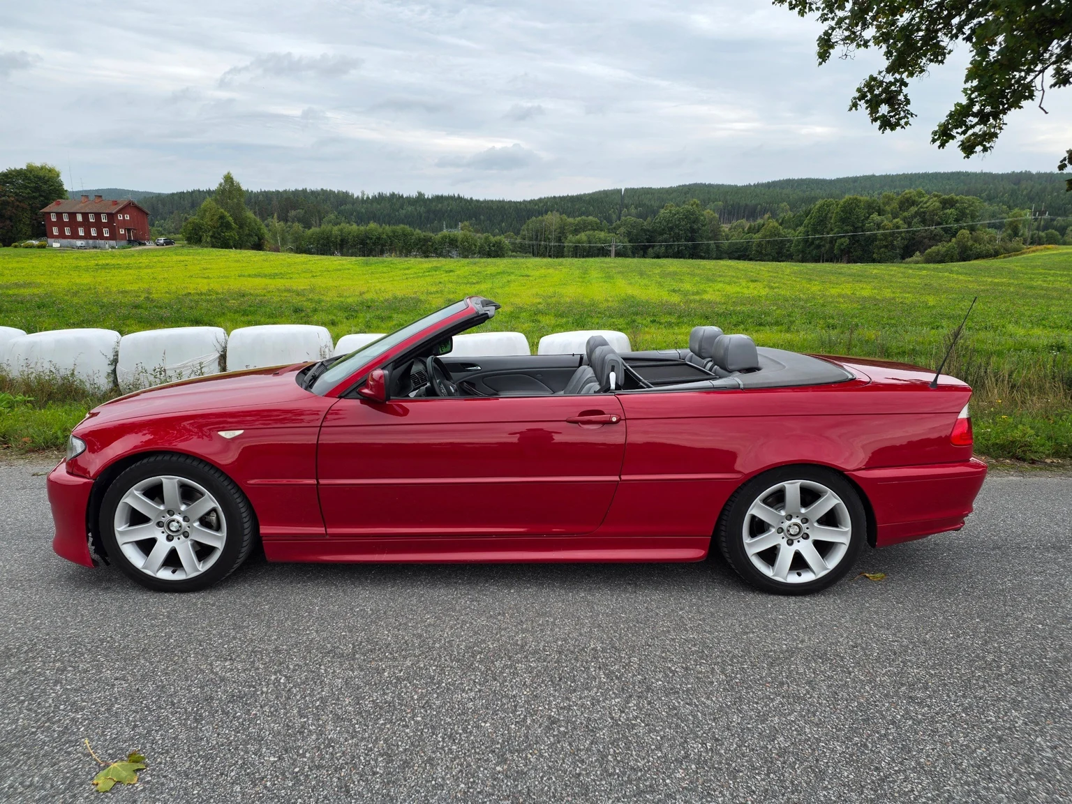 Exteriörbild på 2002 BMW 330Ci Convertible (8)