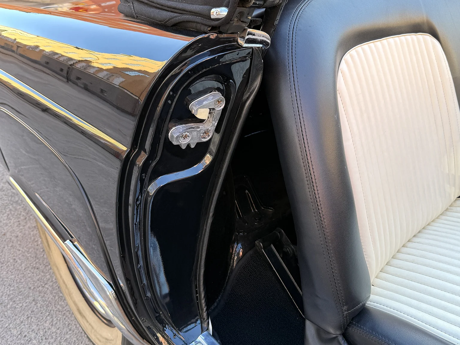 Interiörbild 1955 Ford Thunderbird (37)