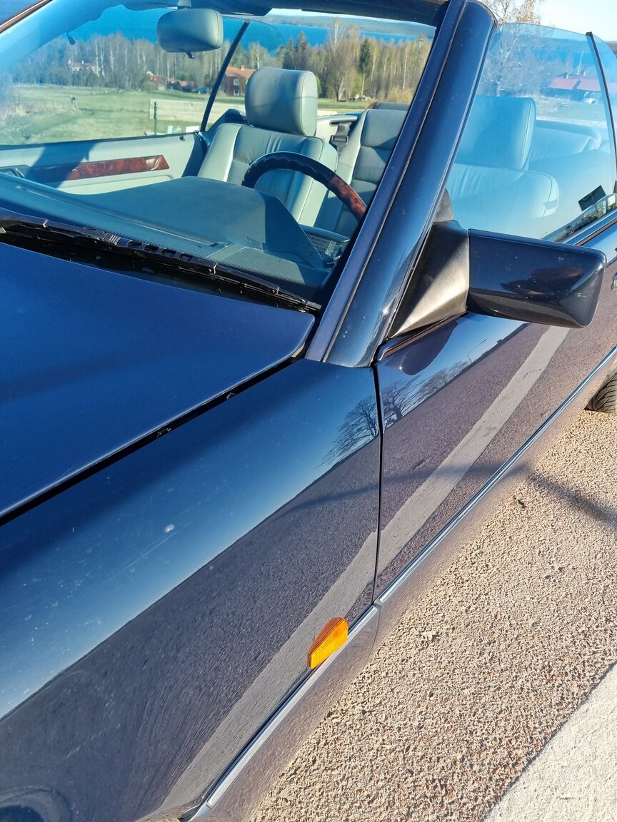 Exteriörbild på 1993 Mercedes-Benz 300 CE Cabriolet