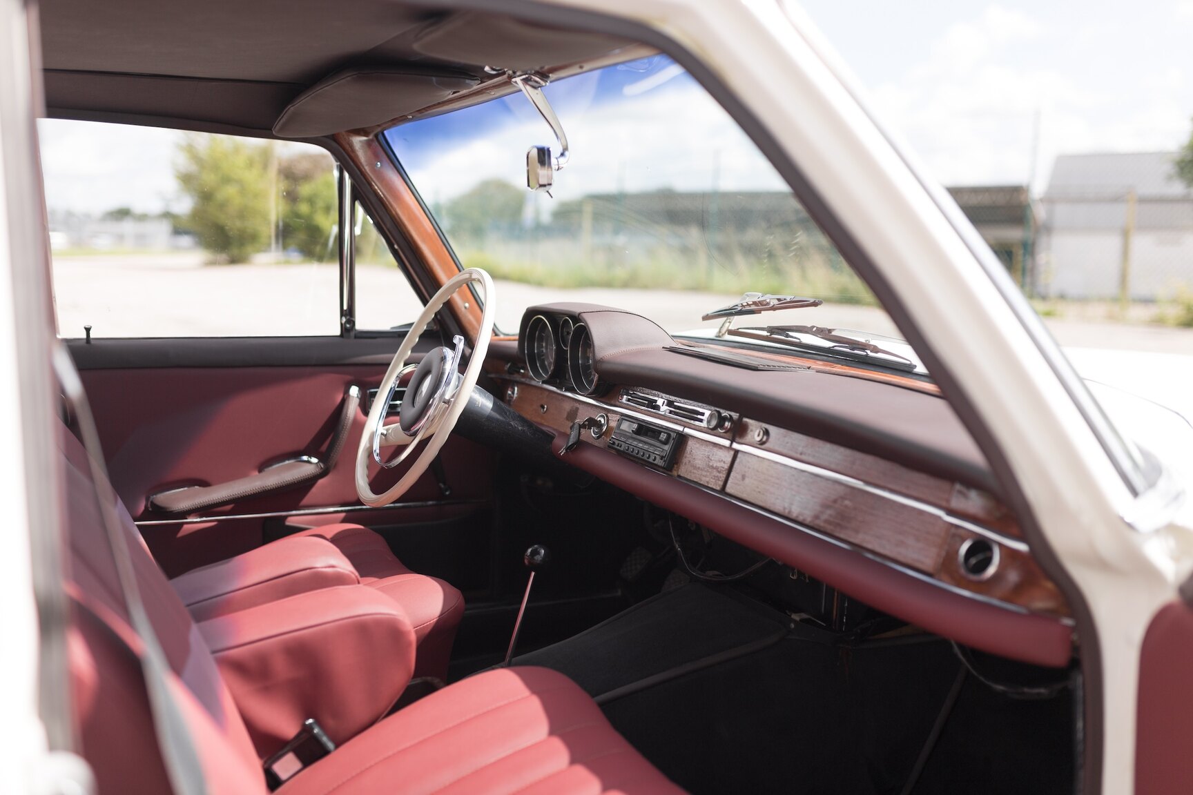 Interiörbild 1966  Mercedes-Benz 250 
