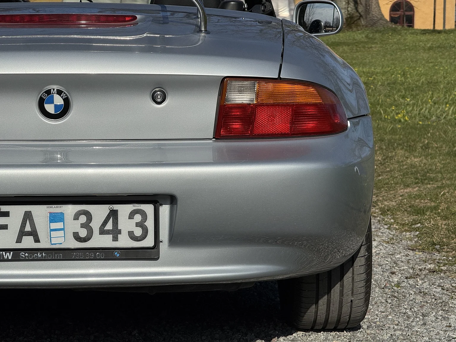 Exterior image of 1996 BMW Z3 1.8 Z3 (24)