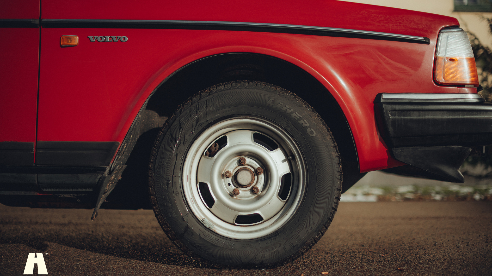 Exterior image of 1988 Volvo 240 GL (9)