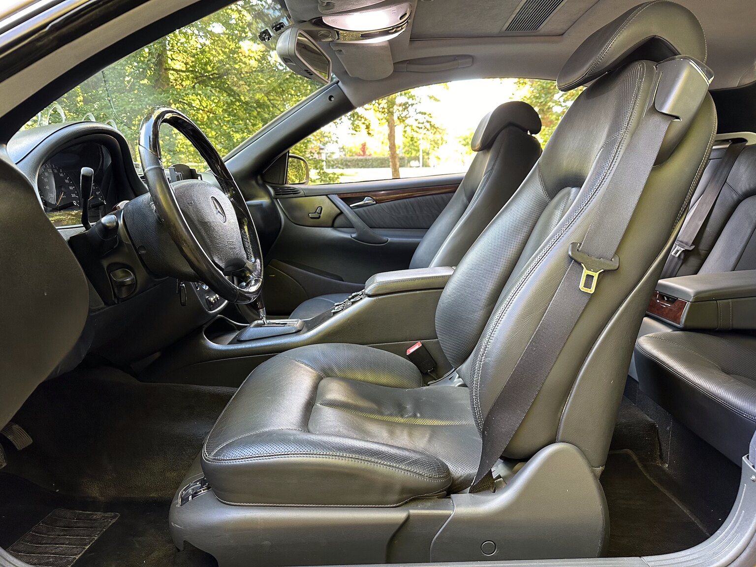 Interior image of 2001 Mercedes-Benz CL600/ML 55 AMG (5)