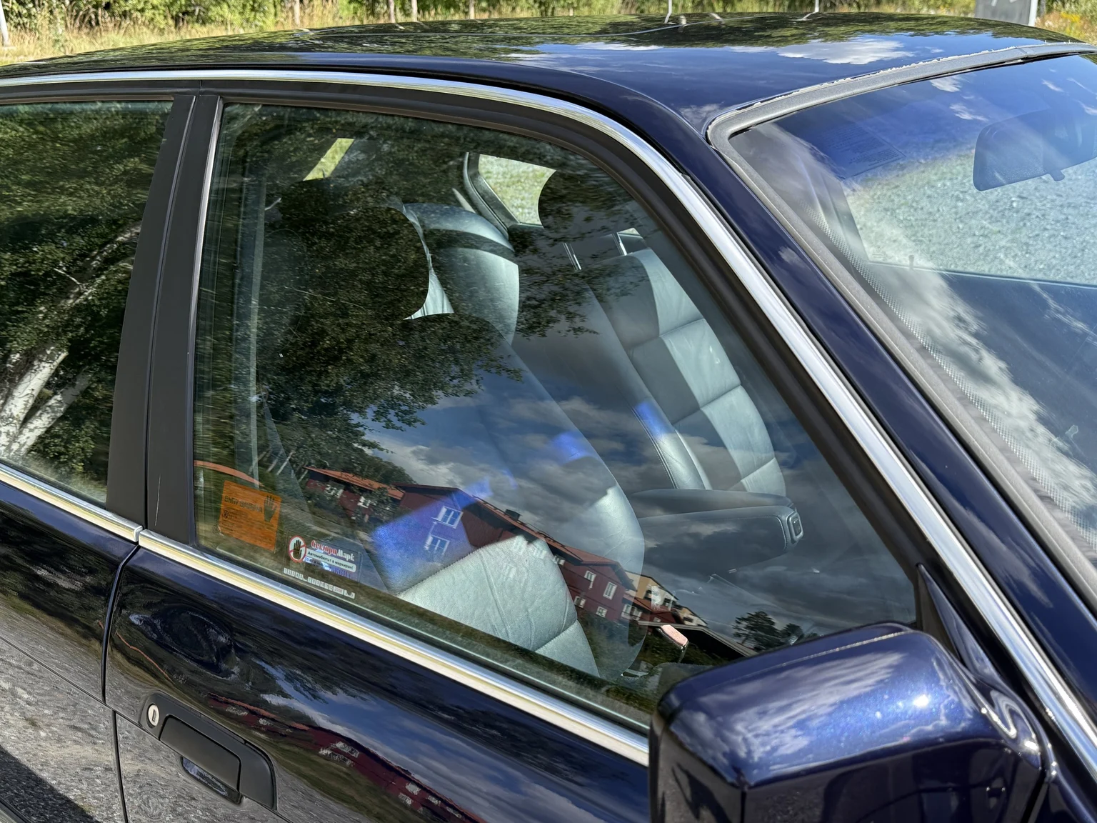 Exterior image of 1990 BMW 750i (48)