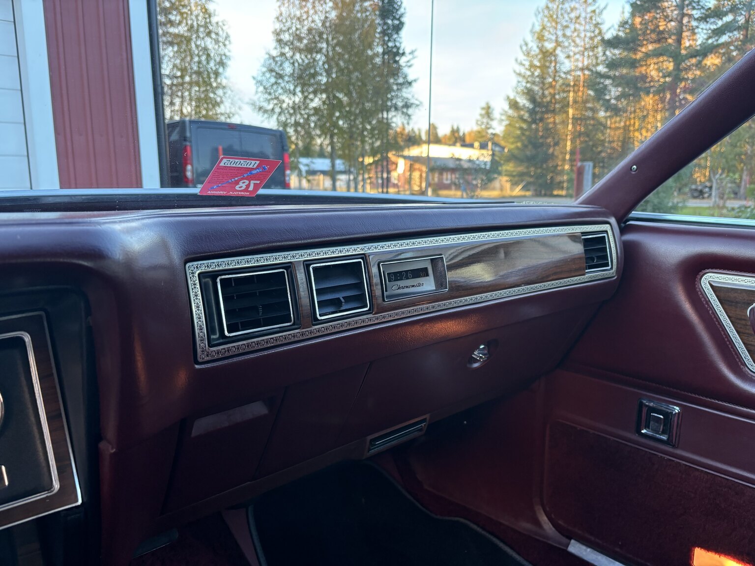 Interiörbild 1976 Chrysler Cordoba