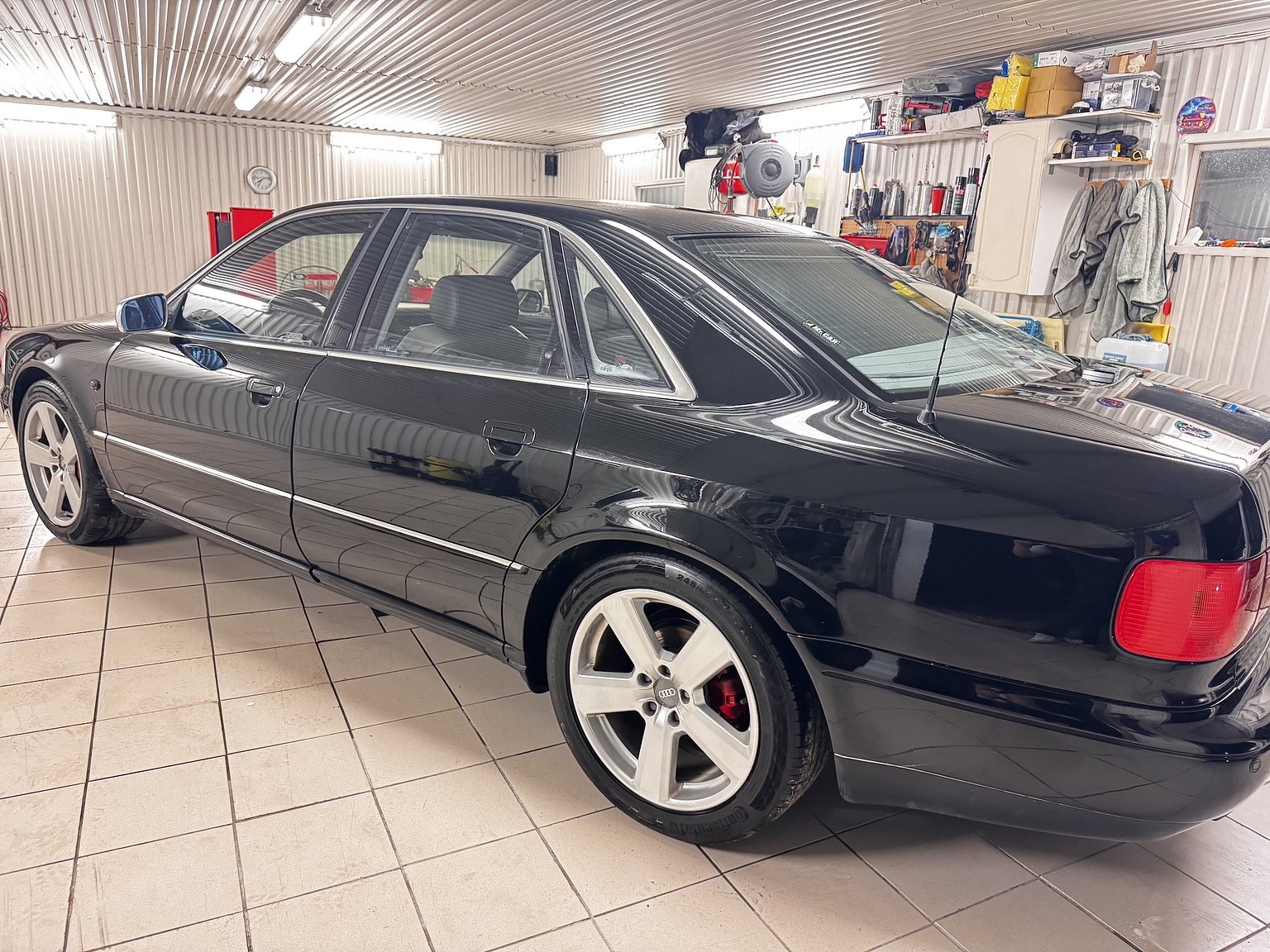 Exteriörbild på 1999 Audi S8 4.2 Quattro