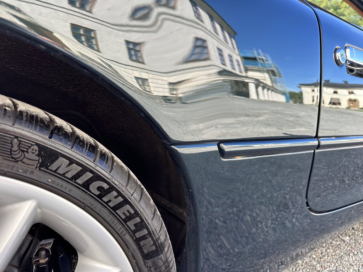 Exterior image of 2003 Aston Martin DB7