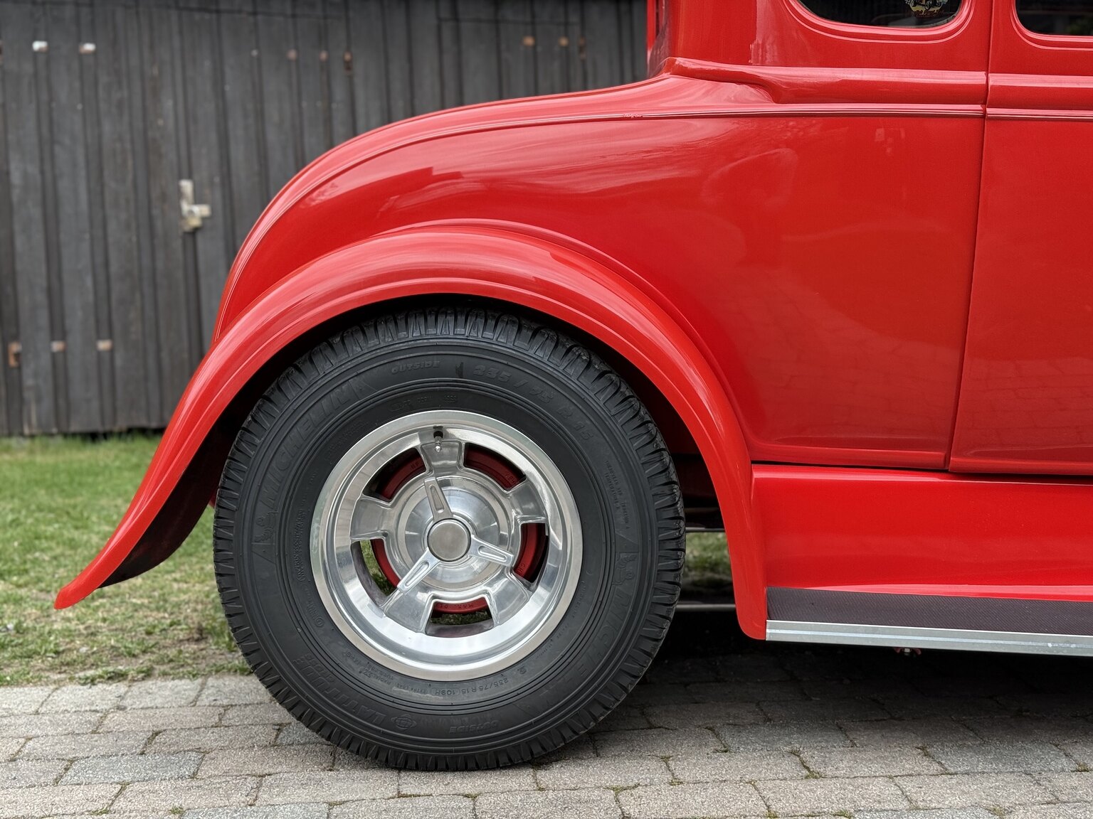 Exterior image of 1931 Ford Model A Coupé Hot Rod