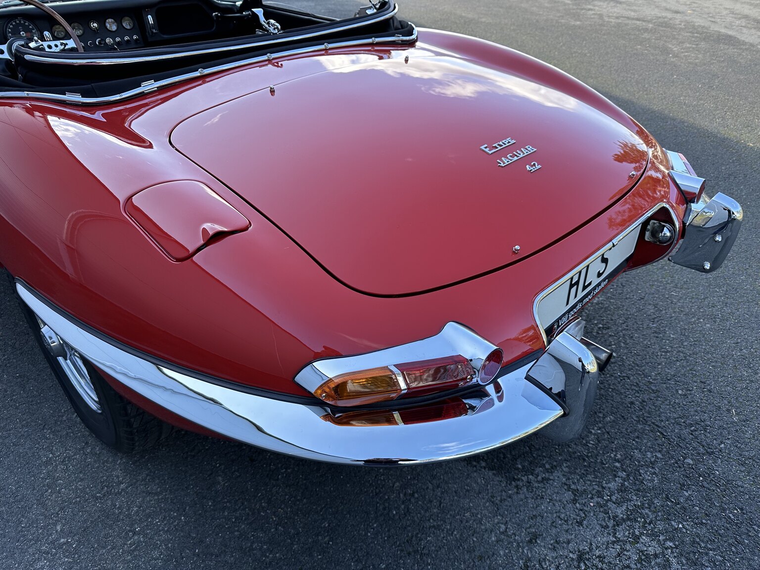Exteriörbild på 1965 Jaguar E-Type Series 1 (65)