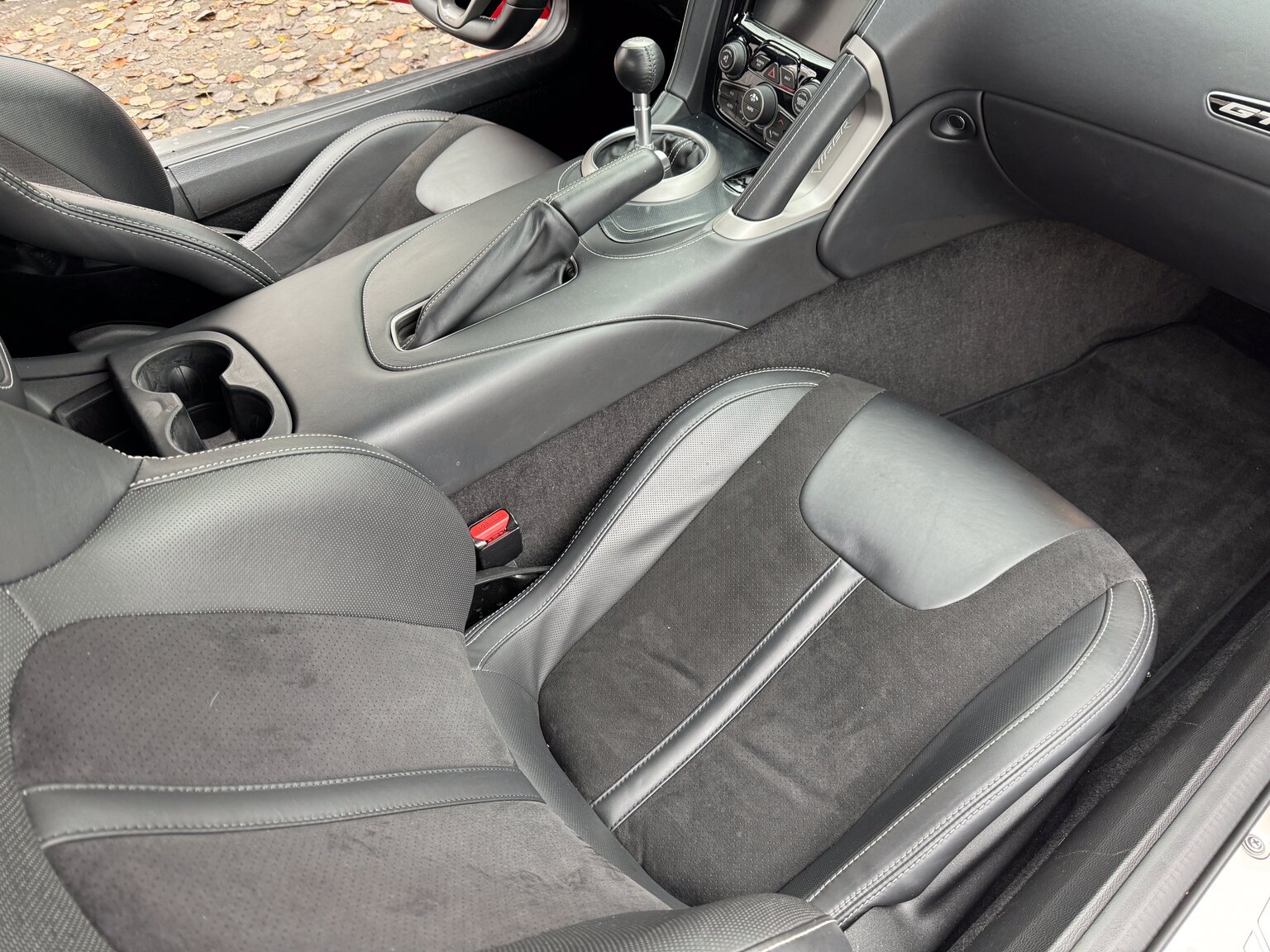 Interiörbild 2014 Dodge Viper GTS (7)