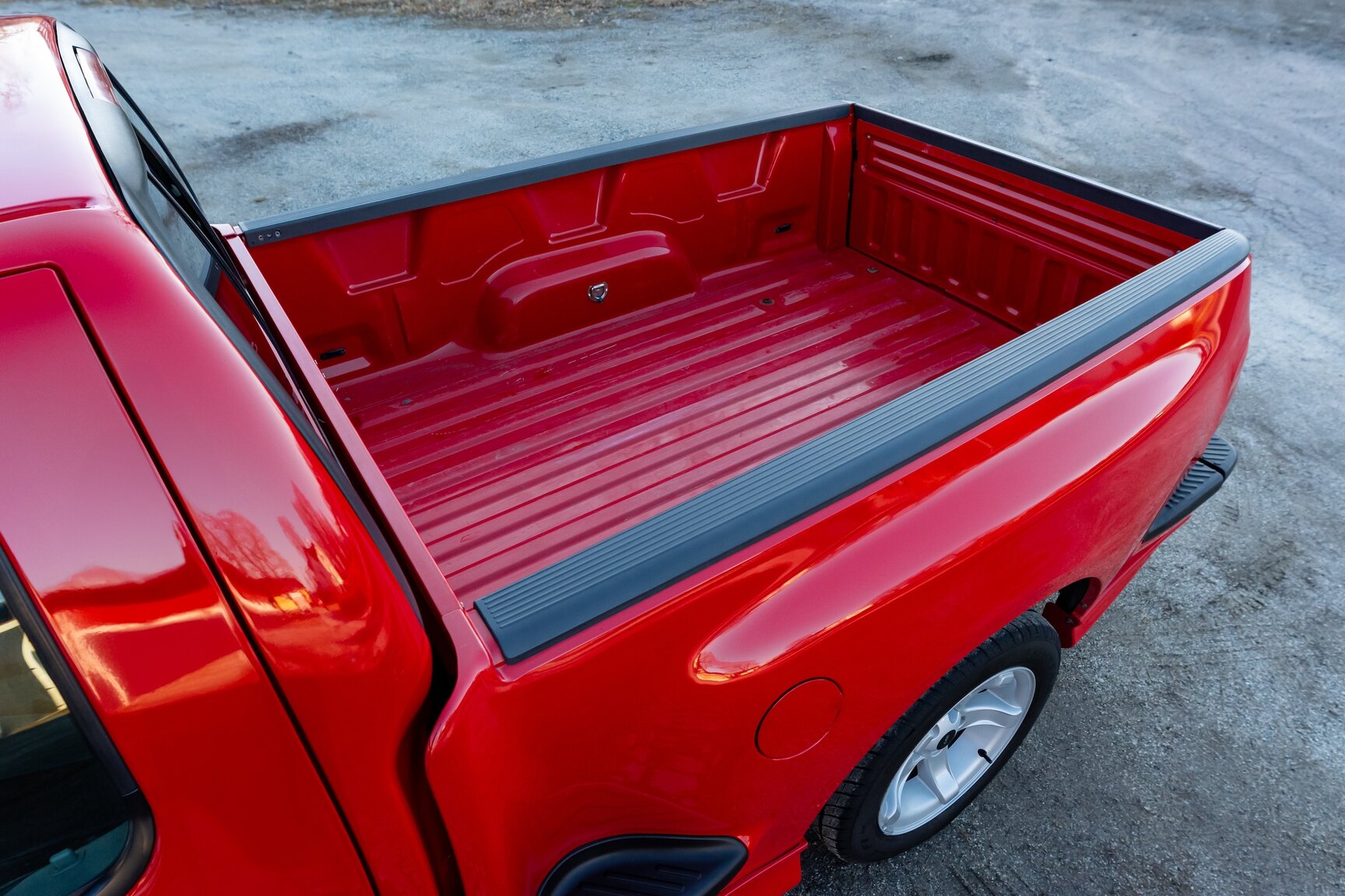 Exterior image of 2000 FORD F-150 SVT Lightning