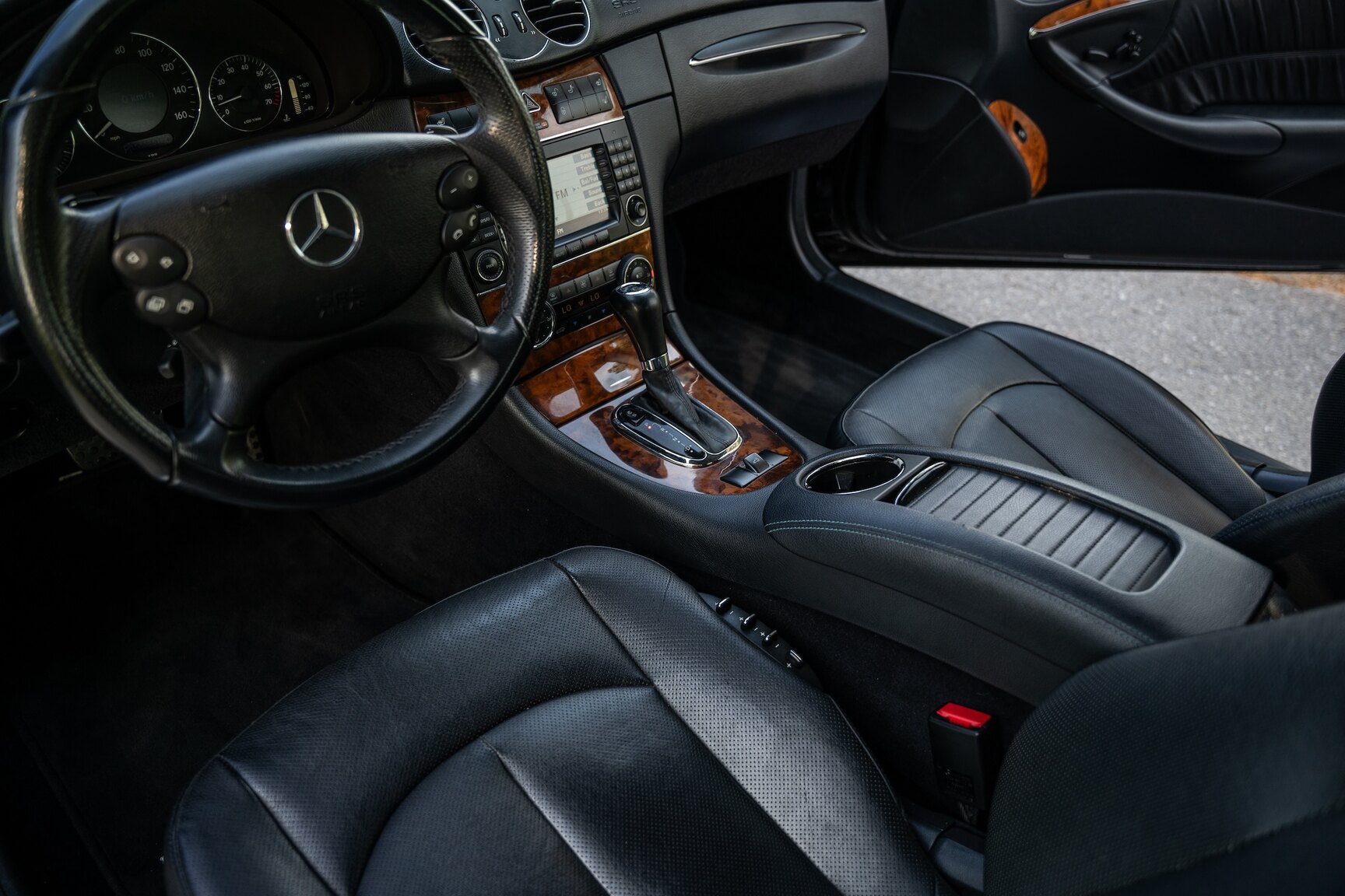 Interior image of 2009 Mercedes-Benz CLK 550
