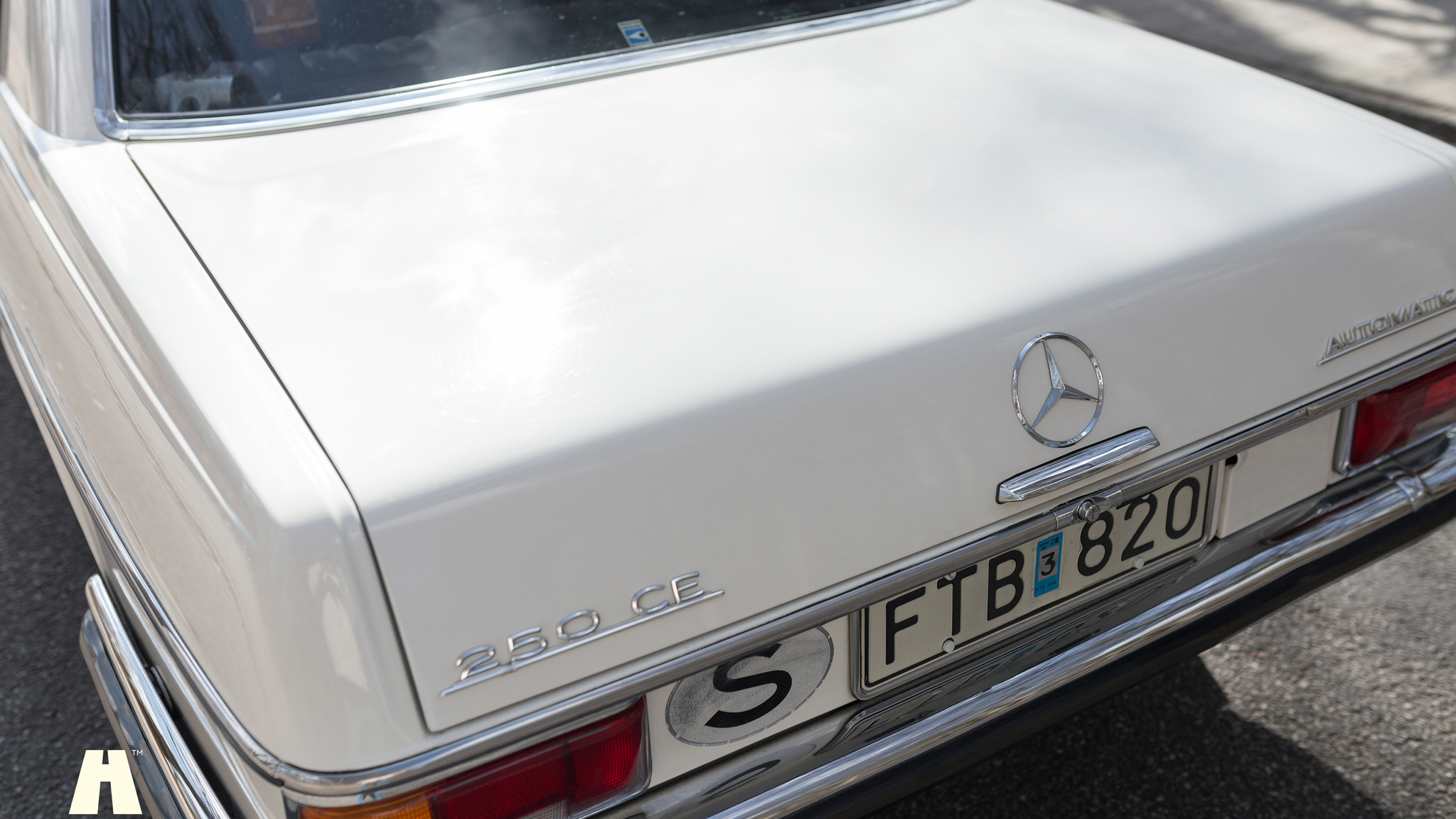 Aussenfoto 1970 Mercedes 250 CE