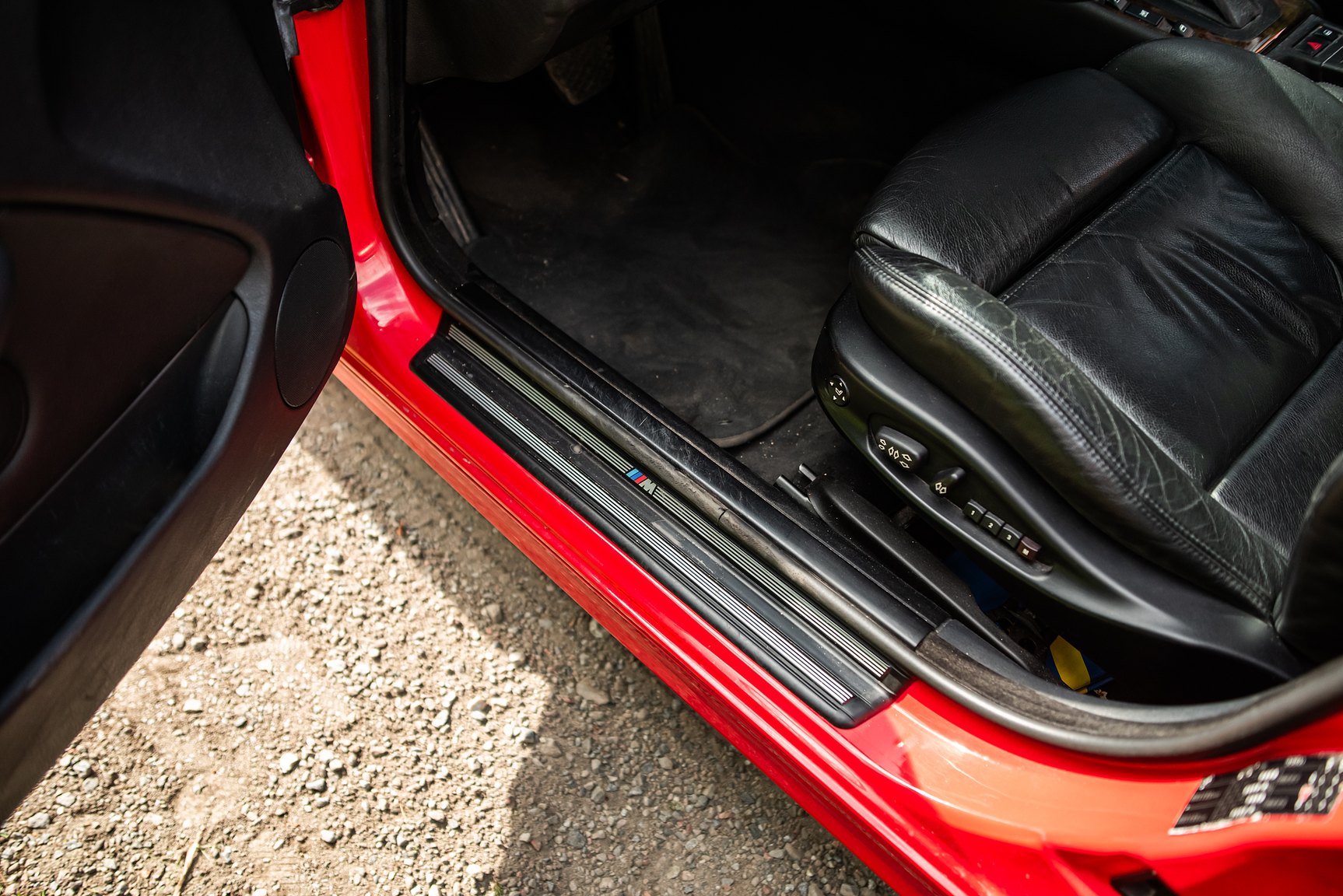 Interior image of 2001 BMW 330Xi