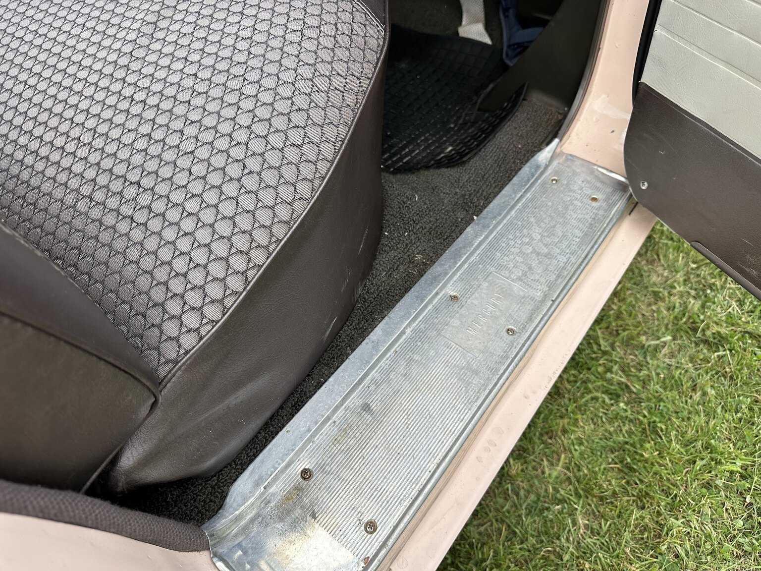 Interior image of 1959 Mercury Monterey 4-door Hardtop Cruiser