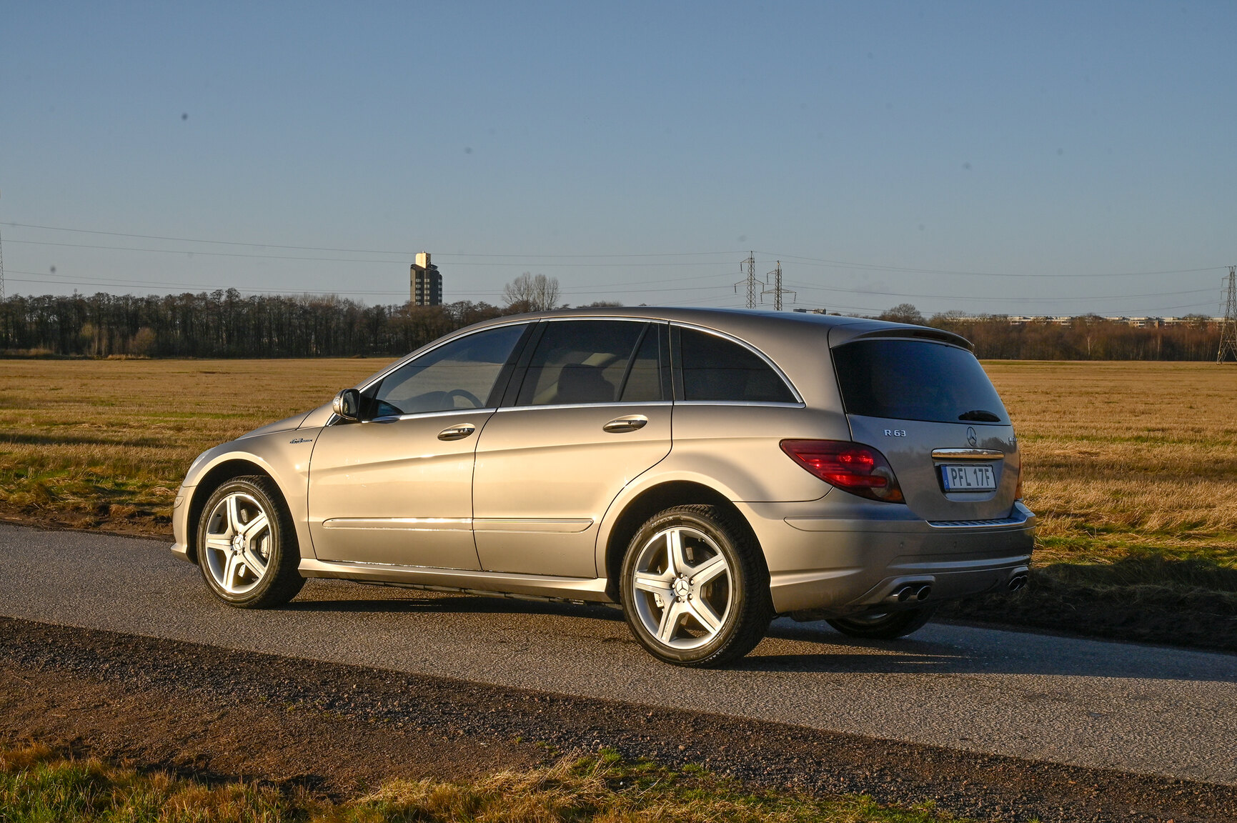 Exteriörbild på 2006 Mercedes-Benz R 63 AMG