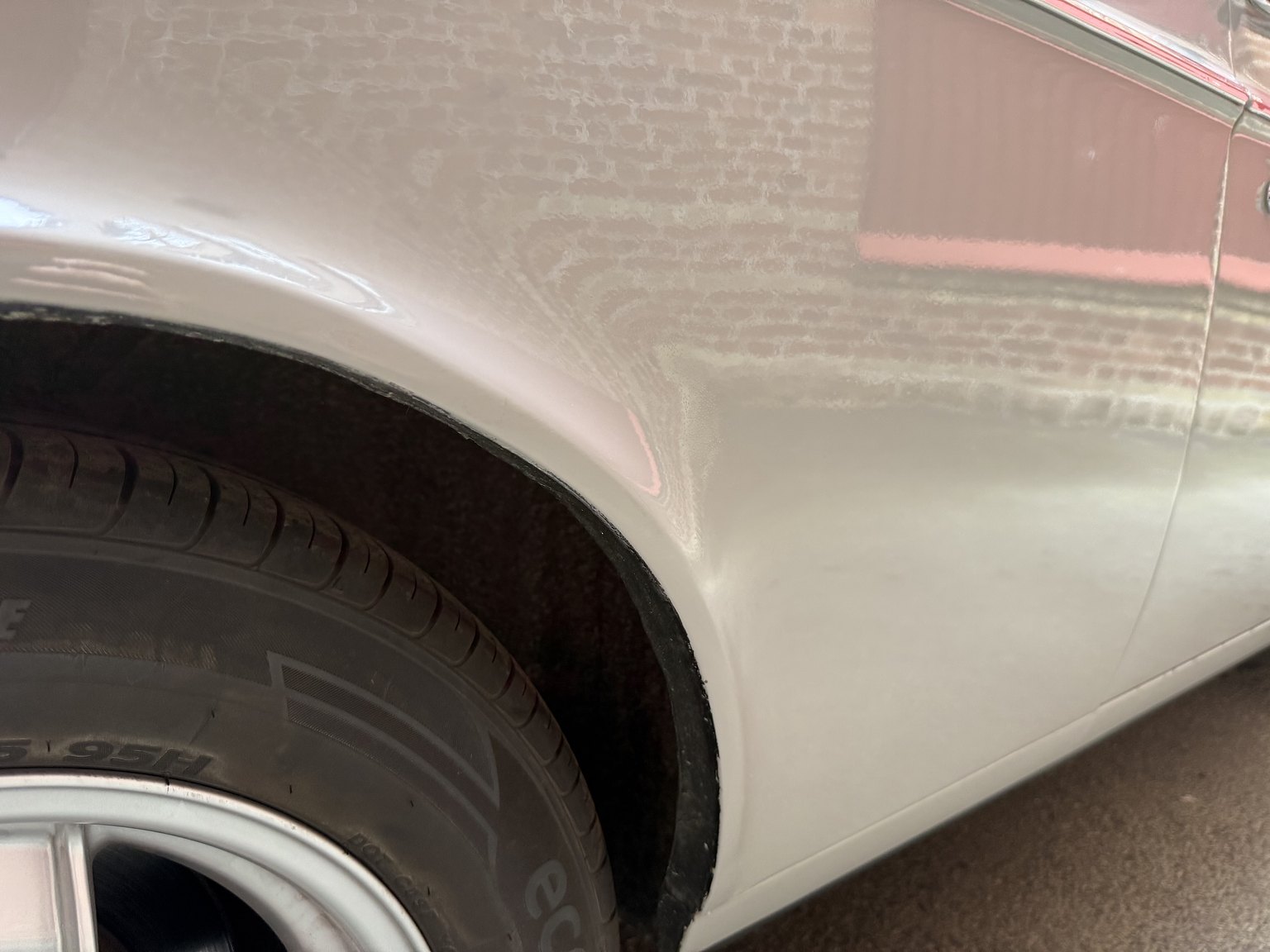 Exterior image of 1970 Volvo 142 Automatic