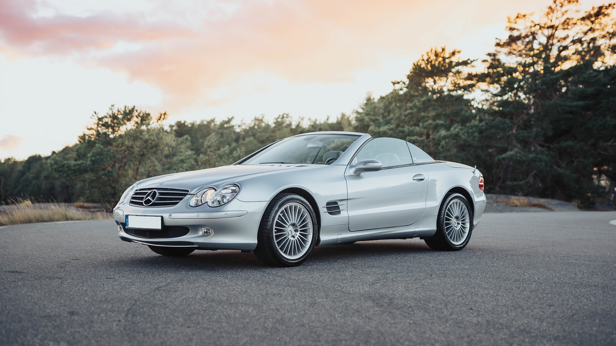 Exterior image of 2006 Mercedes Benz SL350 (14)