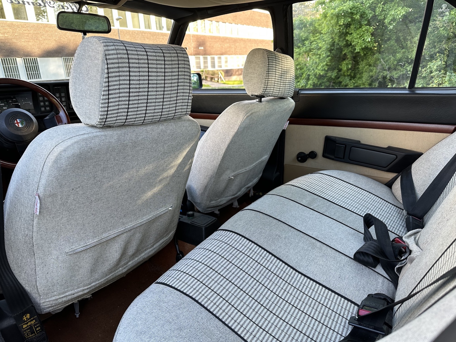 Innenraumfoto von 1984 Alfa Romeo Alfetta 2000