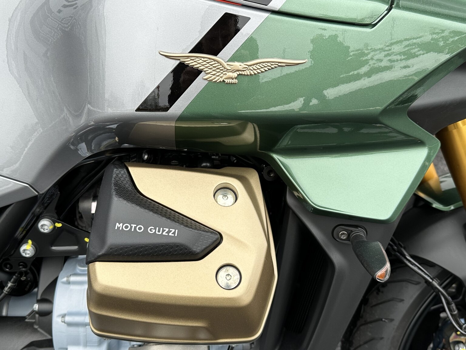 Aussenfoto 2023 Moto Guzzi V100 Mandello S (5)