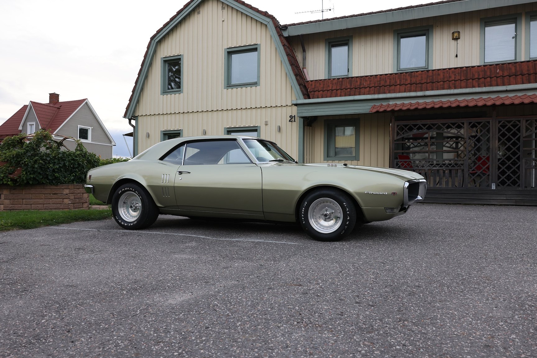 Exterior image of 1968 Pontiac Firebird 400 Ram Air