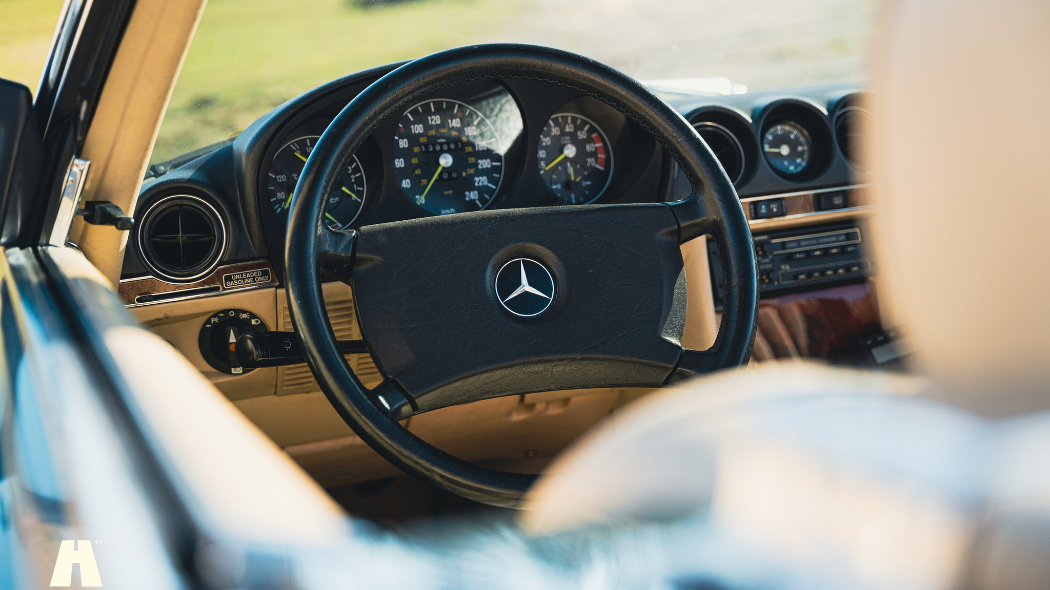 Interior image of 1985 Mercedes-Benz 380 SL