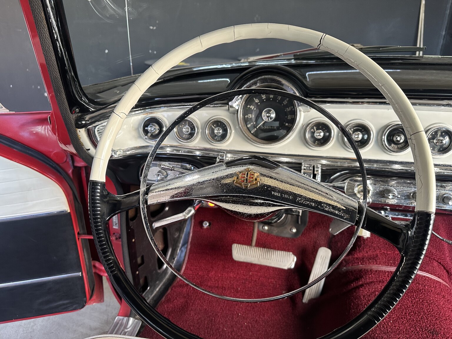 Innenraumfoto von 1955 Dodge Custom Royal Sedan HEMI