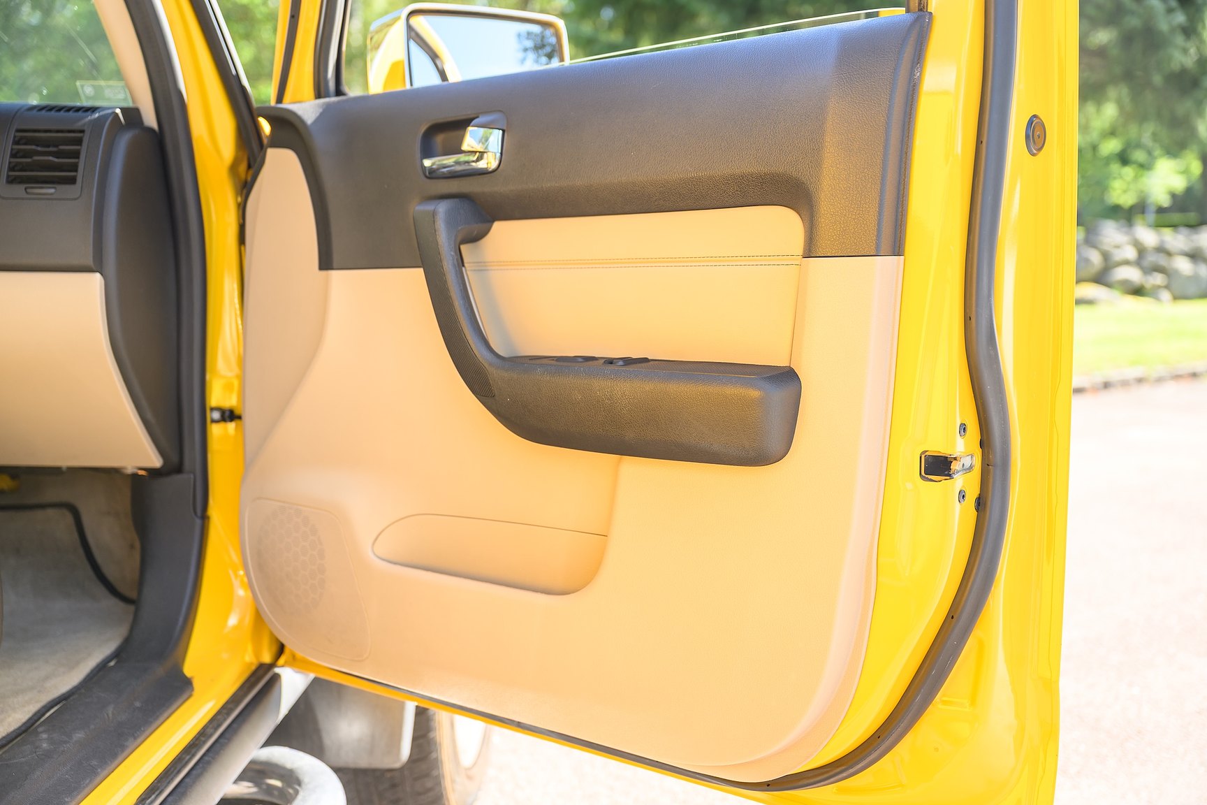 Interior image of 2006 Hummer H3