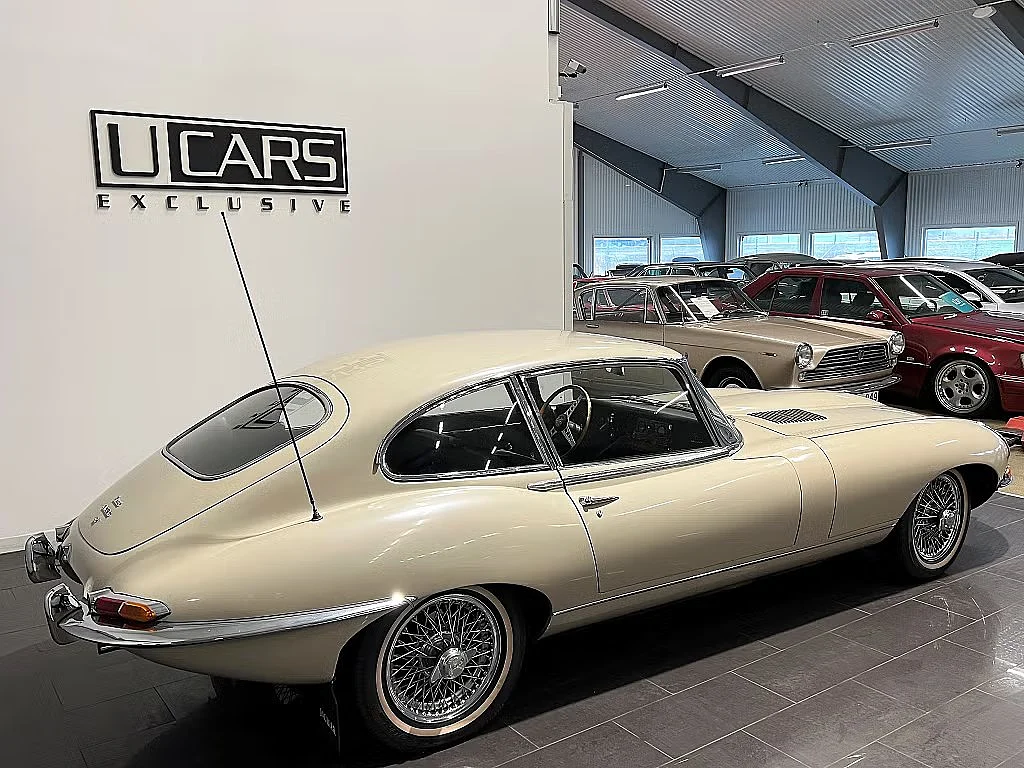 Exteriörbild på 1967 Jaguar E-Type (2)