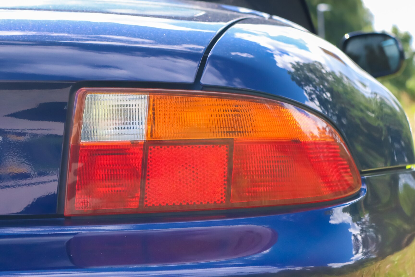 Exterior image of 1999 BMW Z3 1.9i