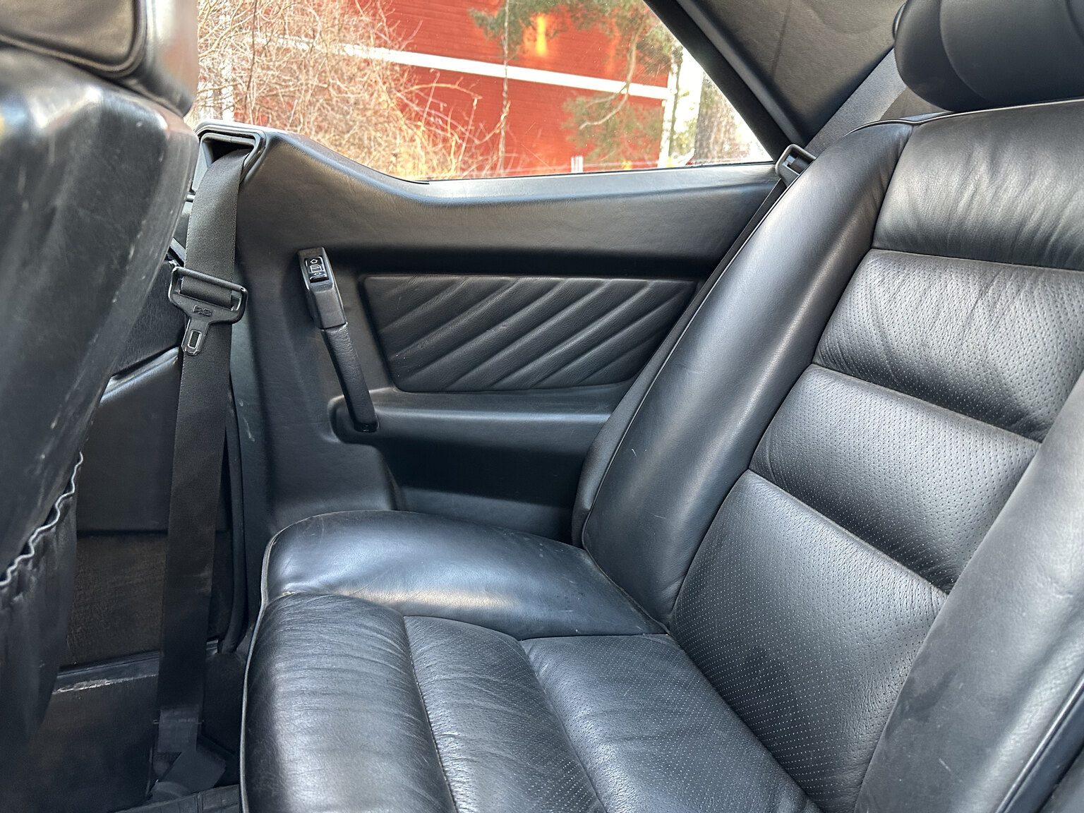 Interiörbild 1988 Mercedes 560 SEC