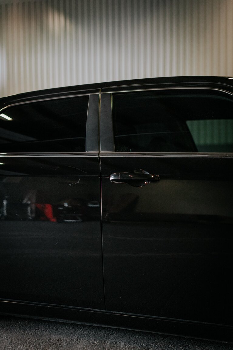 Exterior image of 2006 Chrysler 300C SRT-8 (27)