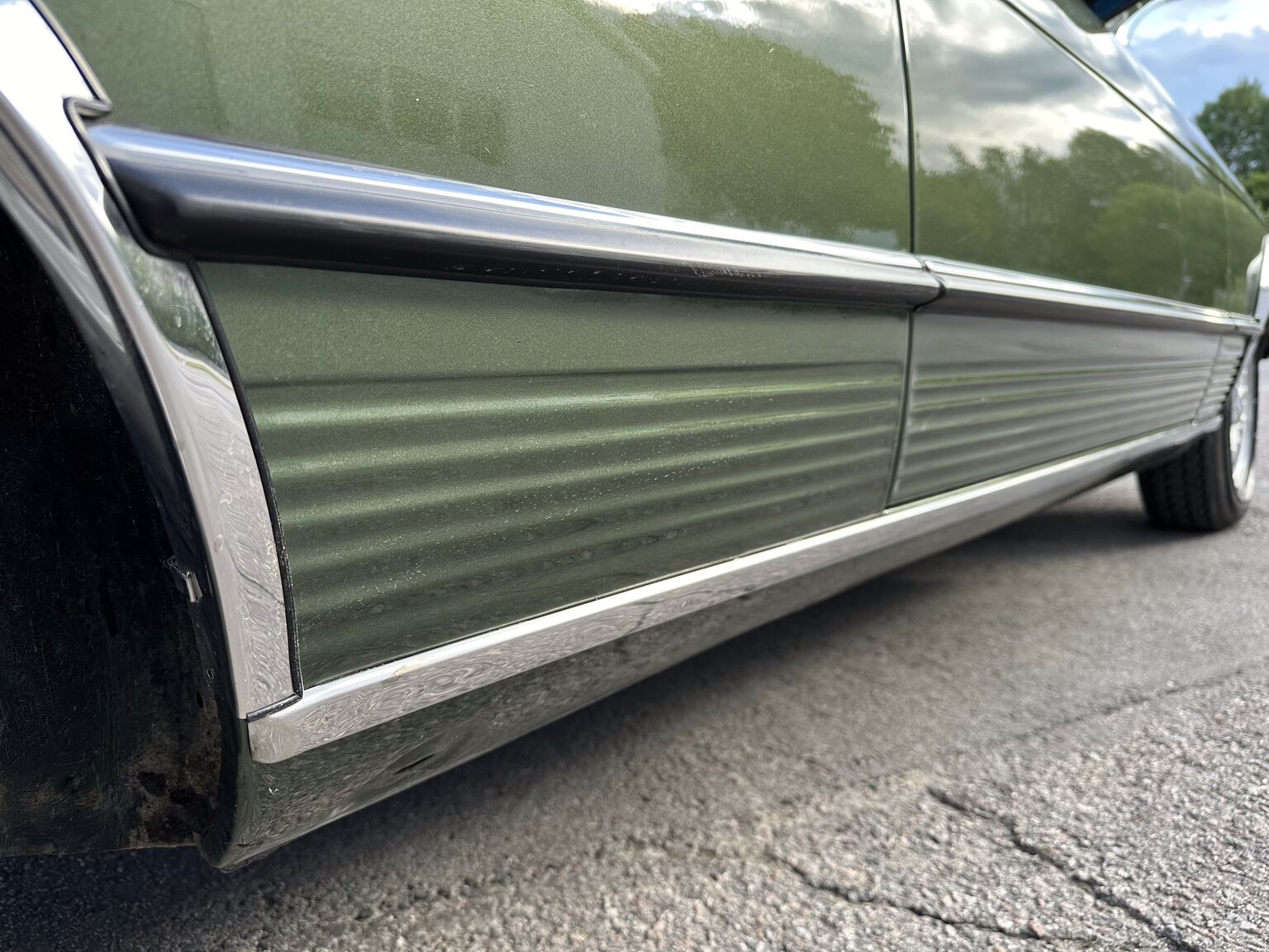 Exterior image of 1974 Mercedes Benz 450 SLC