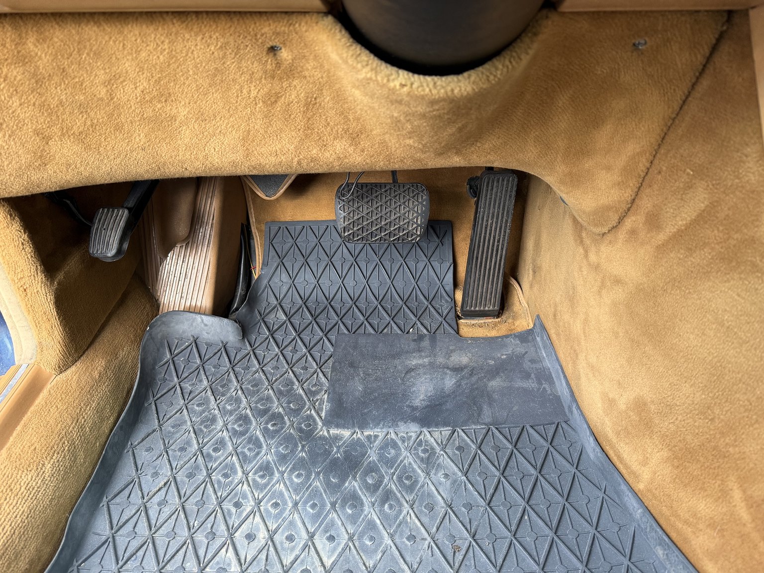 Interiörbild 1987 Mercedes-Benz 300 SE