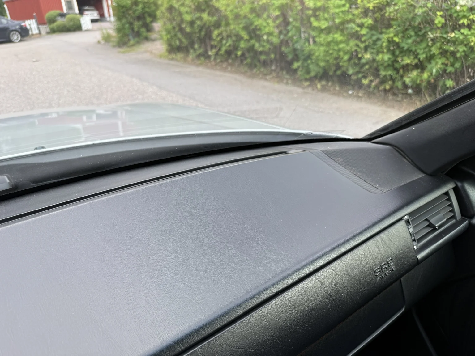 Interior image of 1994 Mercedes-Benz E 320 T (19)