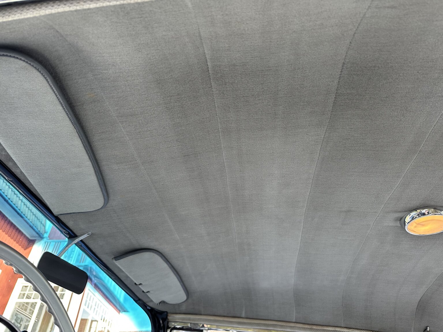 Innenraumfoto von 1957 Chevrolet Two-Ten Restomod (21)