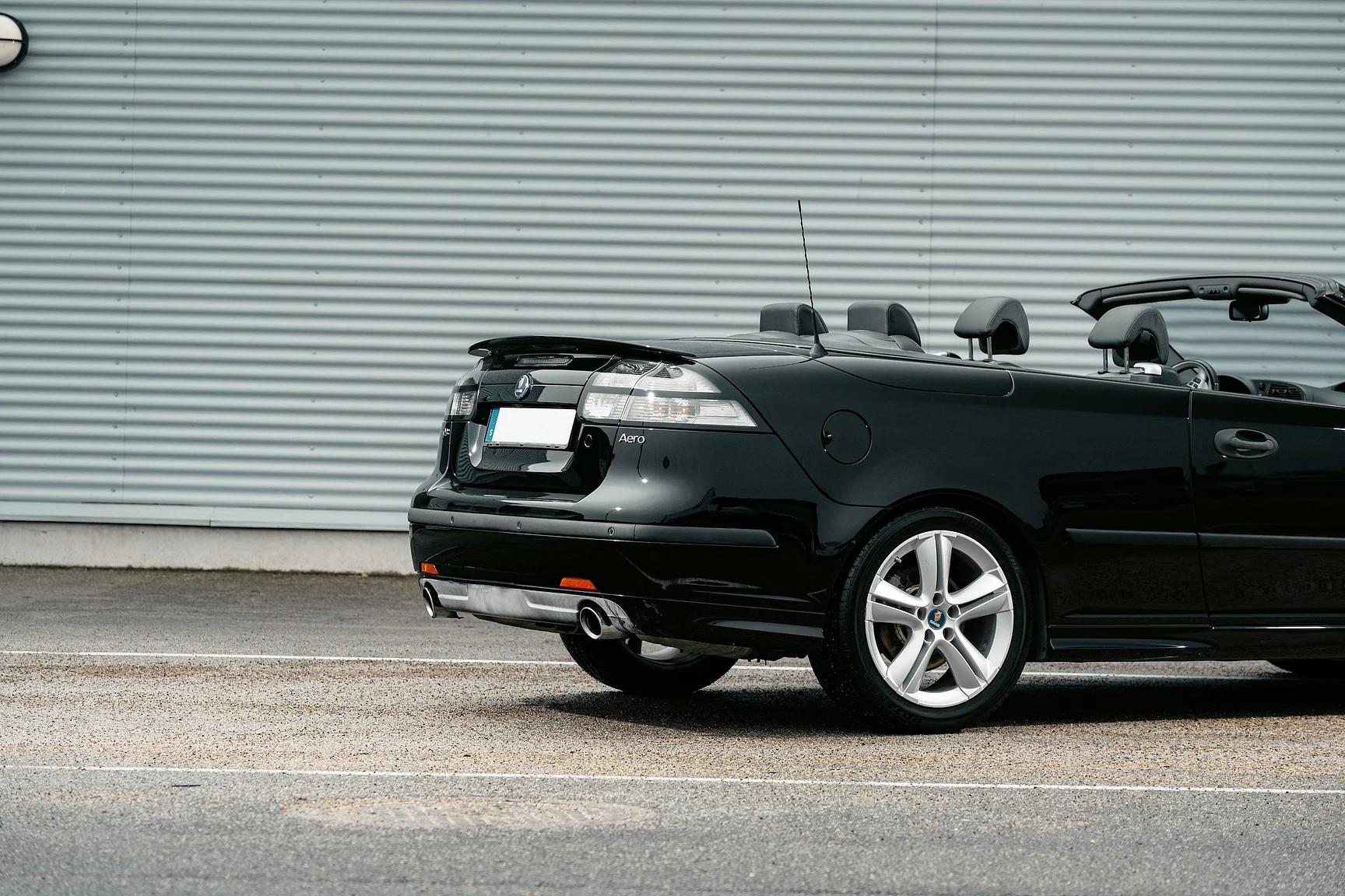 Exterior image of 2004 SAAB 9-3 Aero 2.0T Cabriolet (54)