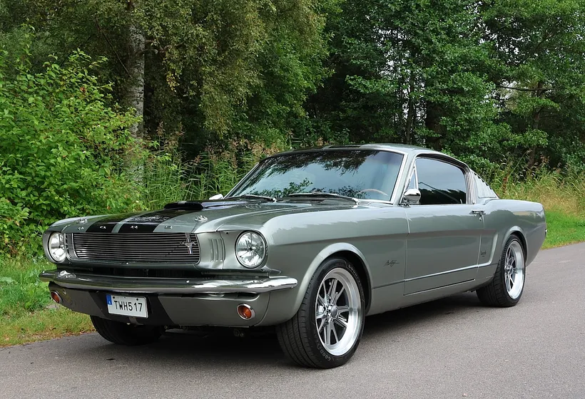 1965 Ford Mustang Fastback Restomod TWH517